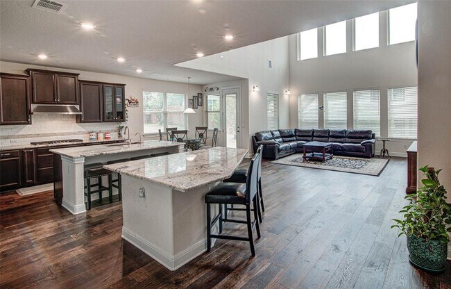 Building Photo - 15621 Cabrillo Way