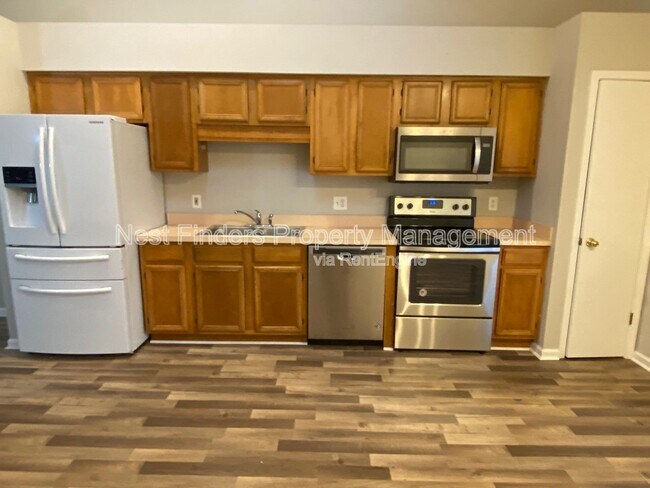 Building Photo - 421 Filmore Dr