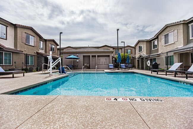 Building Photo - 3 Bedroom 3 Bath Townhouse