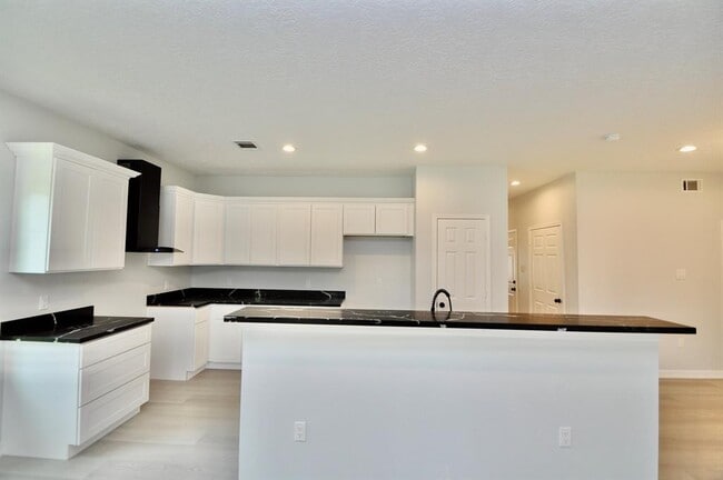 Building Photo - 111 Big Deer Dr
