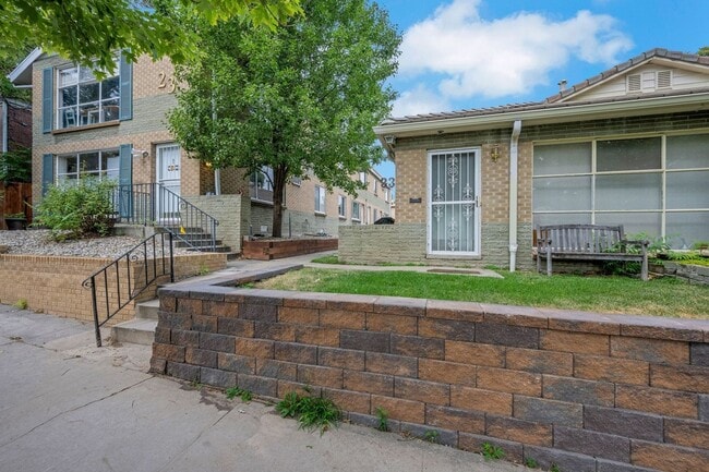 Building Photo - Charming 1BR Apartment in Denver