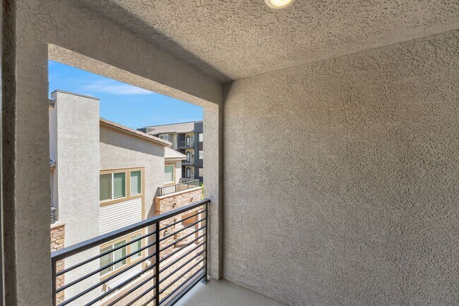 Building Photo - Modern Cadence Townhome with Sleek Finishes & Open-Concept Living!