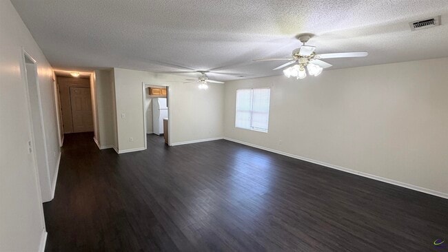 Building Photo - 107 Alice Dr