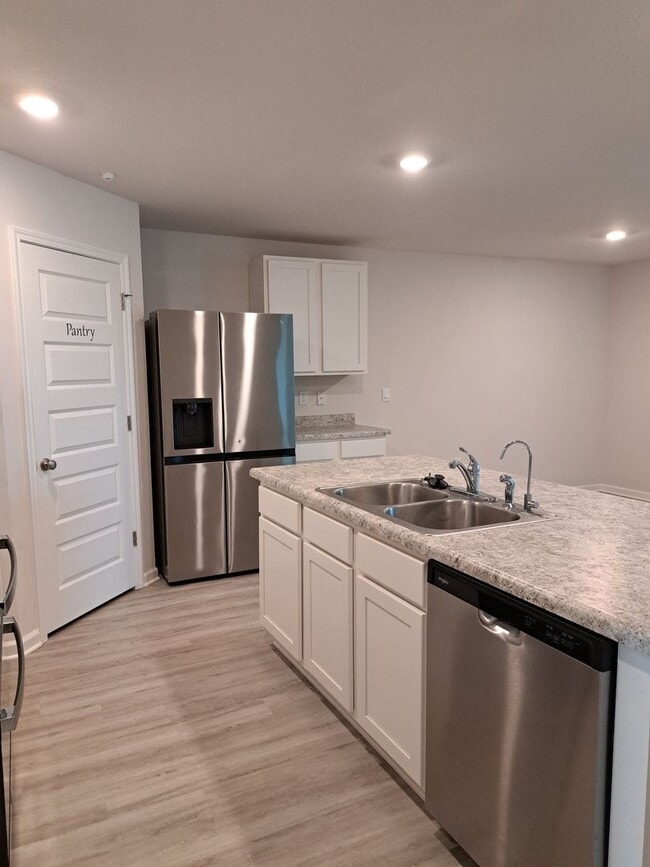 Building Photo - 6541 Slabinski Ln