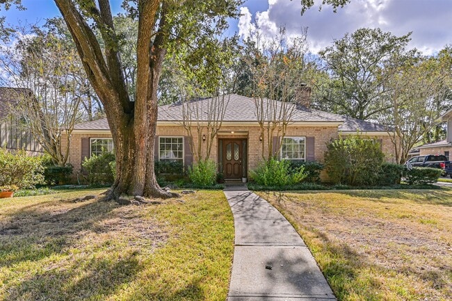 Primary Photo - 2005 La Salle Ln