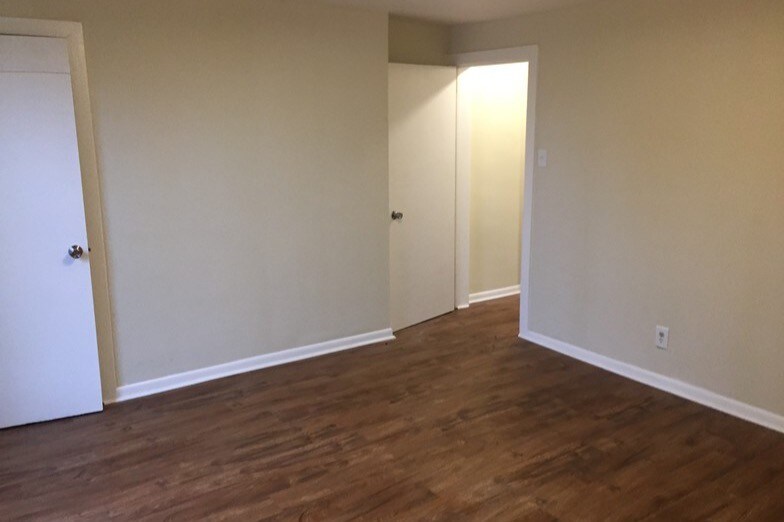 Building Photo - 3209 Parkview Ave