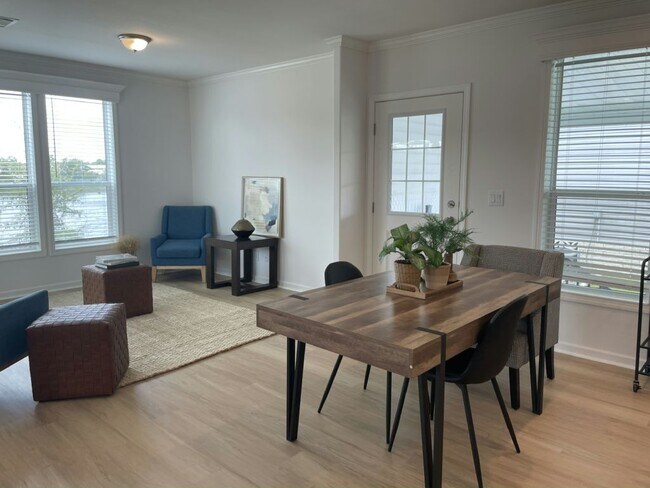 Building Photo - 4930 Coopers Hawk Pl