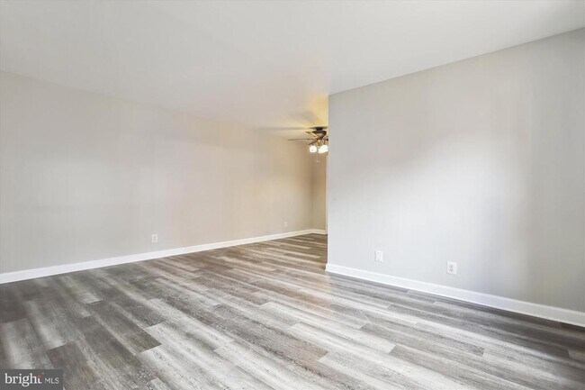 Building Photo - 2030 N Woodrow St