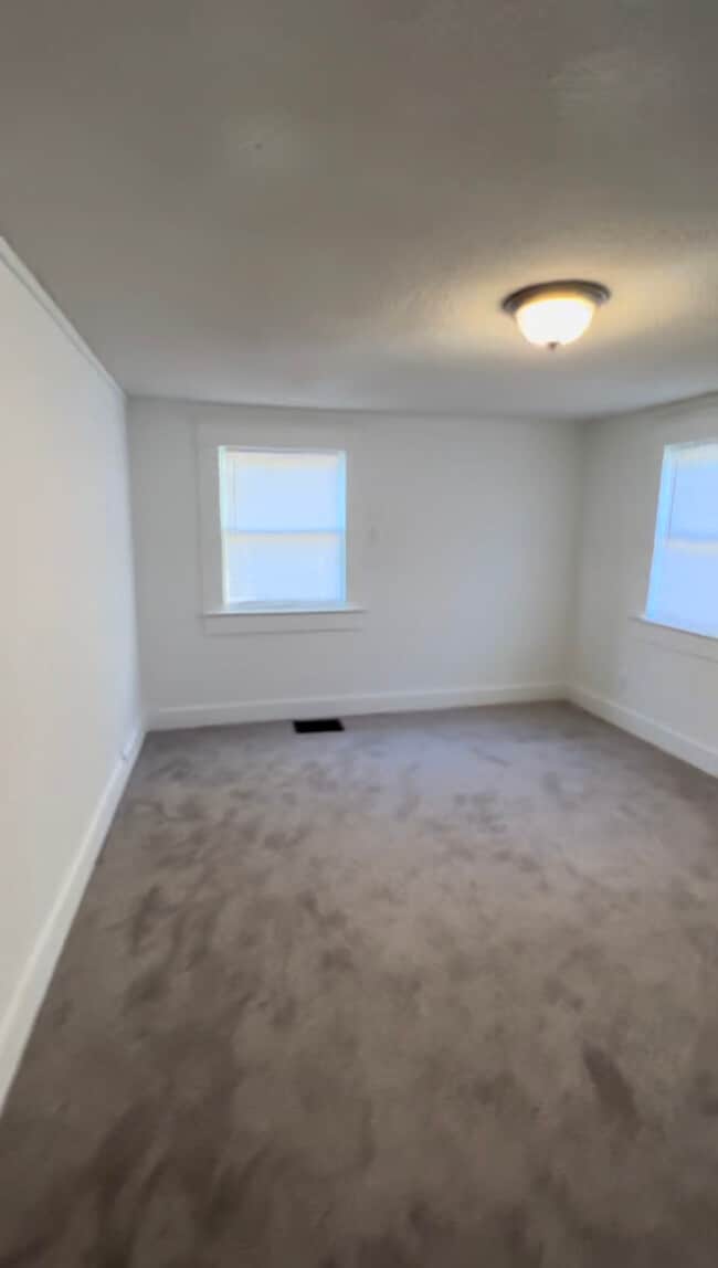 Building Photo - 960 E Pleasant Run Parkway North Dr