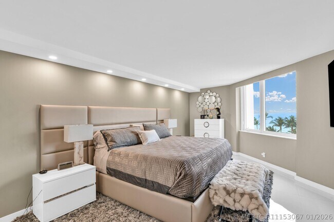 Building Photo - 550 S Ocean Blvd