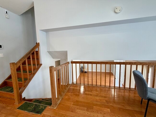 Building Photo - 213 Vintage Ln