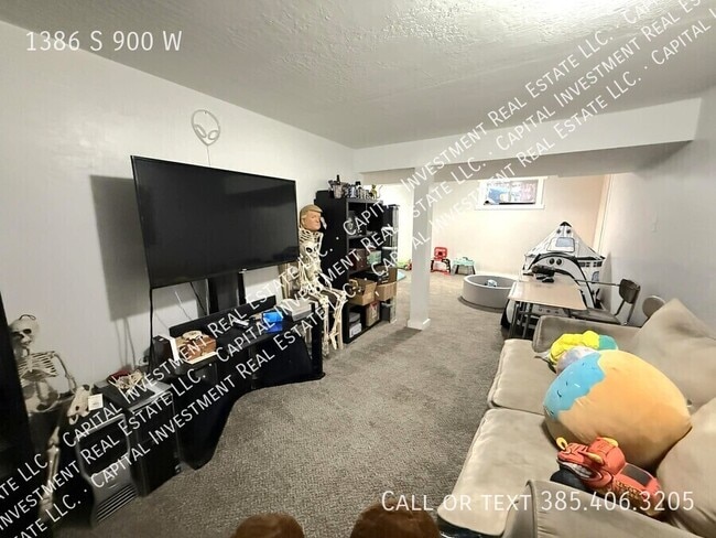 Building Photo - 1386 S 900 W