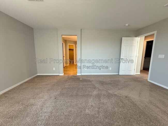 Building Photo - 5618 N 87th Dr