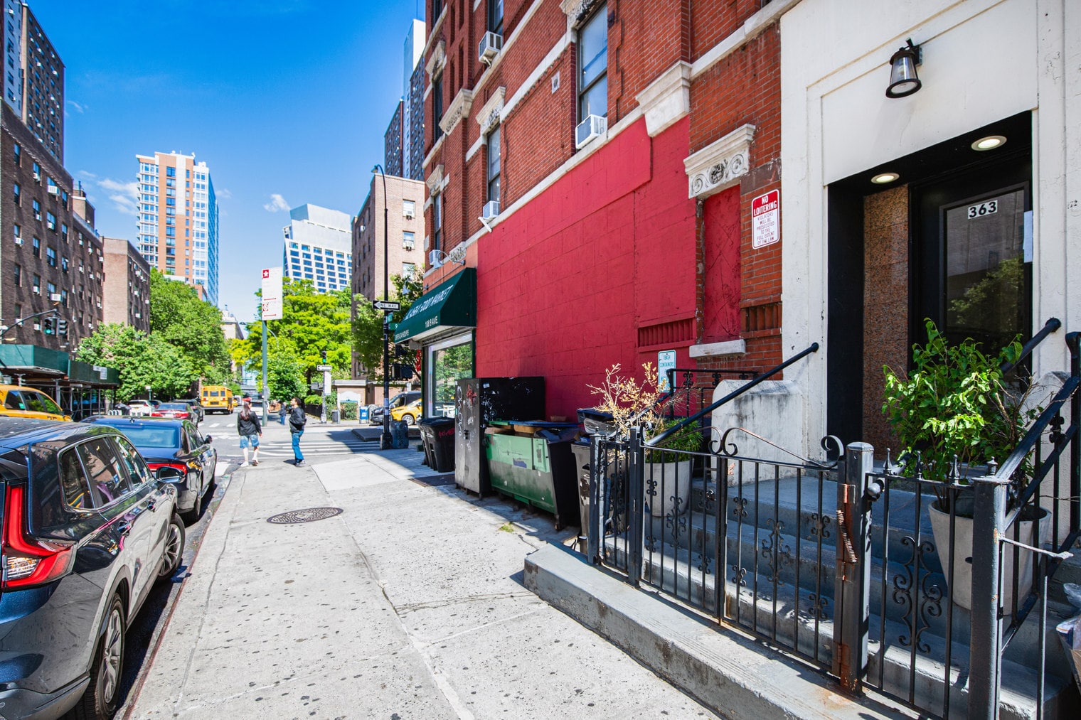 Building Photo - 363 W 17th St