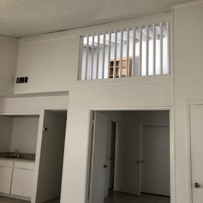 Building Photo - 1594 Christopher Ln