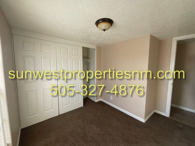 Building Photo - 2 Bed, 1 Bath Home in Bloomfield