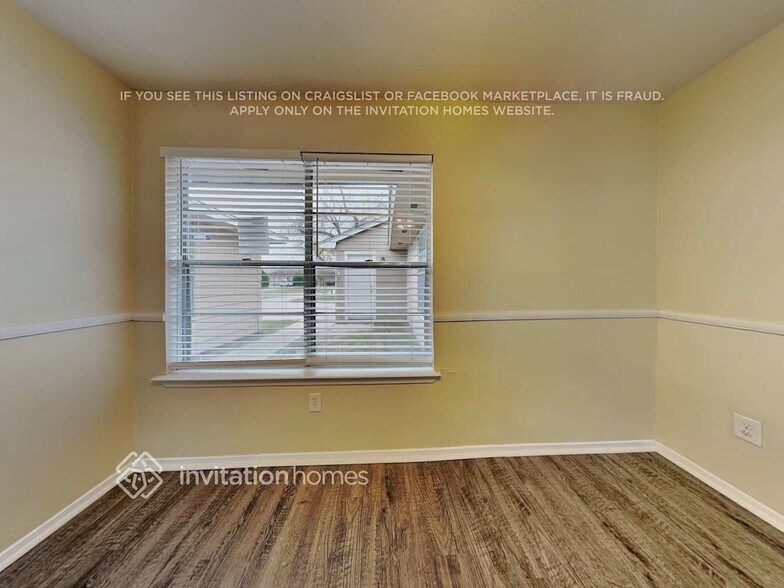 Building Photo - 14234 Montaigne Dr