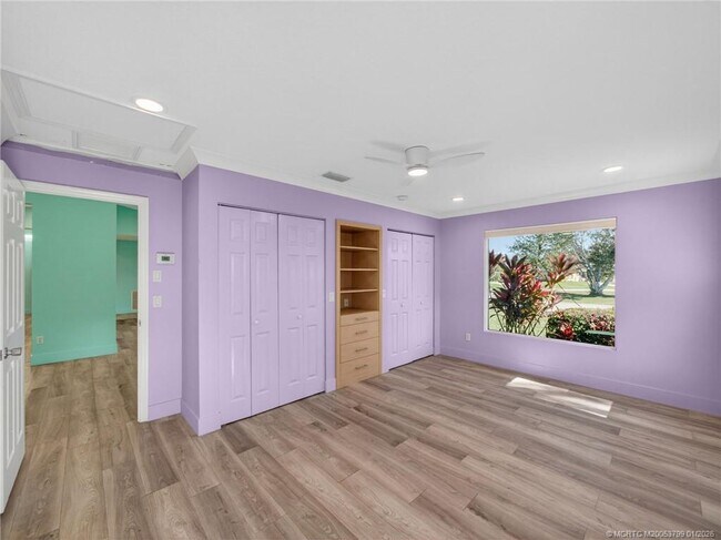 Building Photo - 3055 SE Glasgow Dr