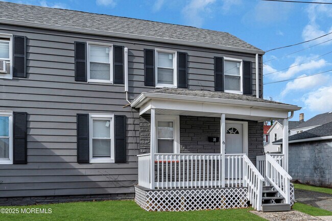 Building Photo - 6 Orchard St