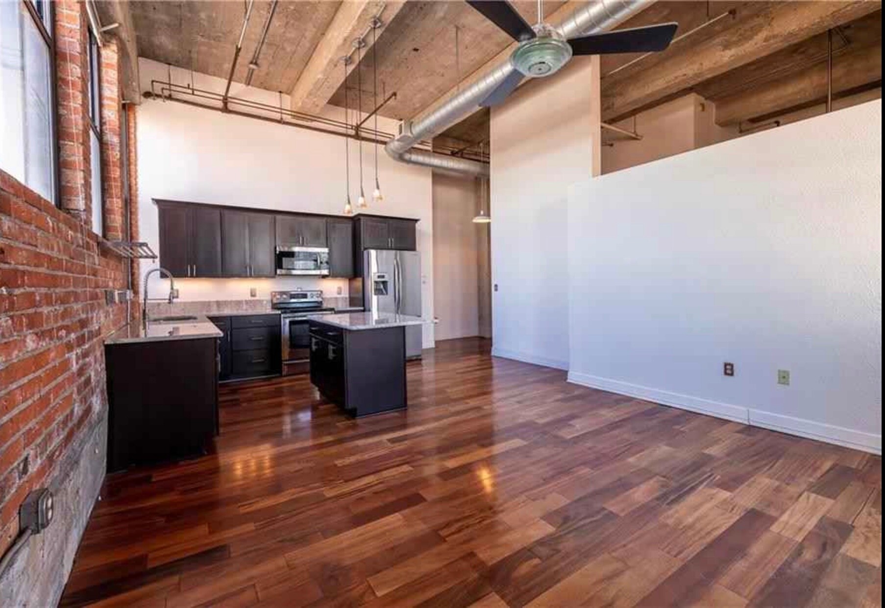 Building Photo - 1535 Walnut St Unit 701