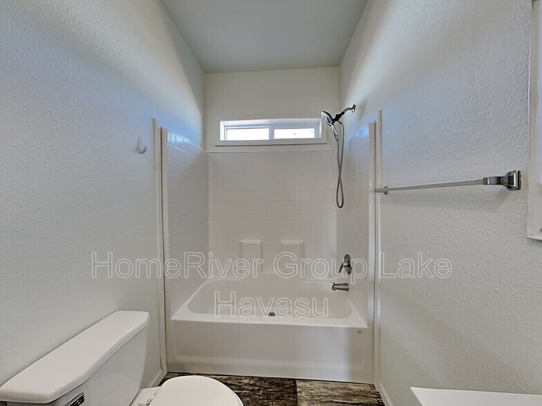 Building Photo - 3012 Diane Dr