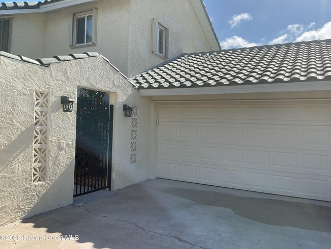 Building Photo - 215 Andros Ave