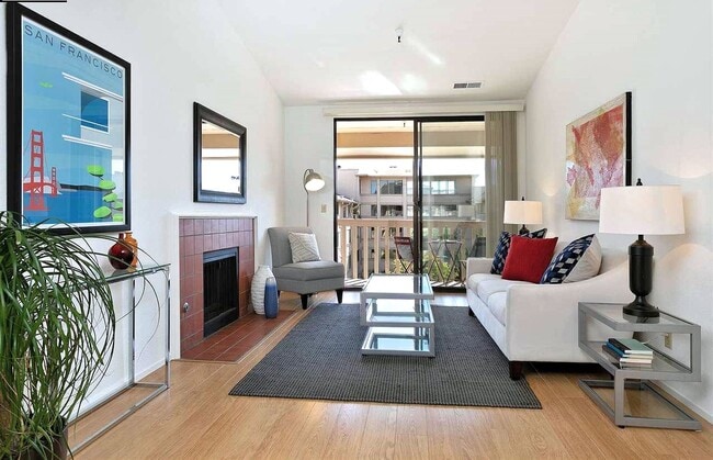 Building Photo - 1400 Carpentier St