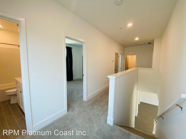 Building Photo - 4 br, 2.5 bath House - 978 Lester Ave.