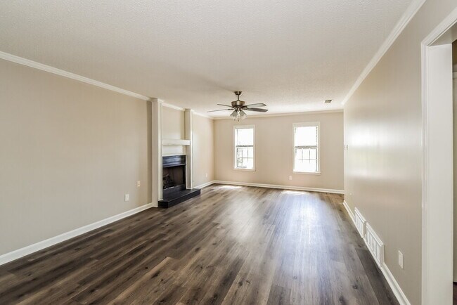 Building Photo - 3041 Delvan Cove