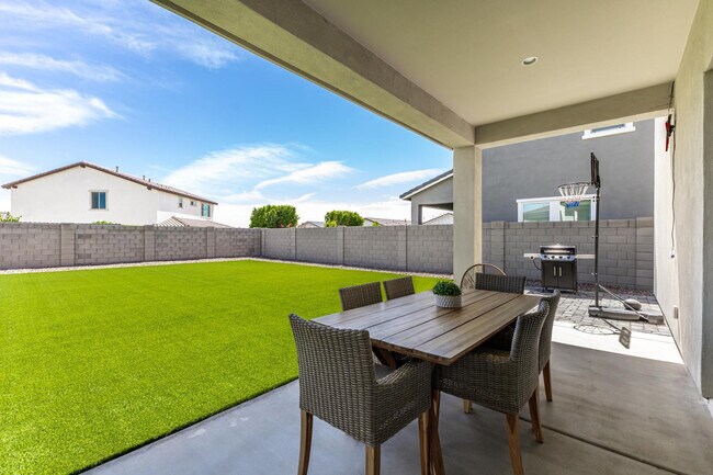 Building Photo - 4509 N 197th Ln