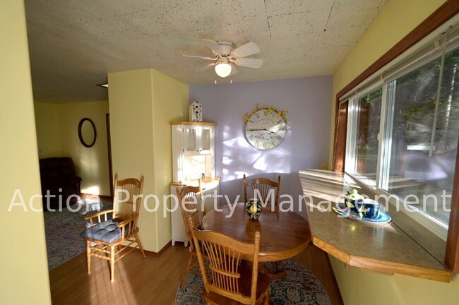 Building Photo - Furnished cabin on 3 acres, in Sequim