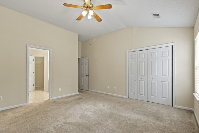 Building Photo - 115 Revolution Dr
