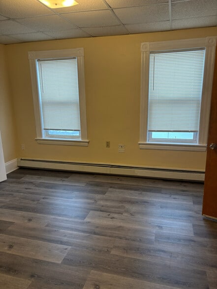 Building Photo - 59 E Pleasant St