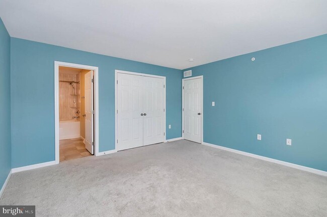 Building Photo - 3038 Meridian Cmns