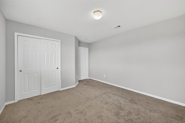 Building Photo - 20718 Bandrock Terrace