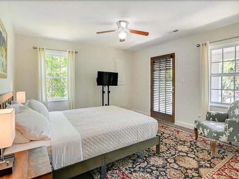 Building Photo - 1625 Front St