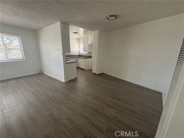 Building Photo - 144 W Hillsdale St