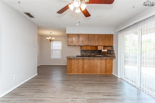 Building Photo - 5238 Kingston Dr