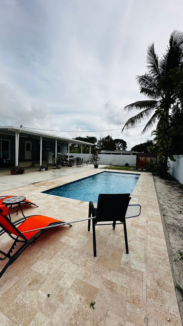 Building Photo - Pool House and an Apartment for the price ...