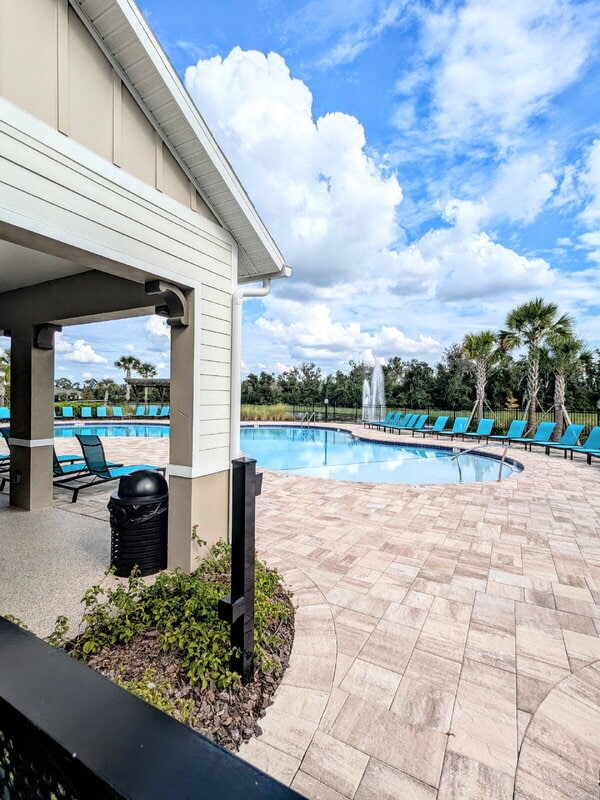 Building Photo - 13089 Oak Hill Way