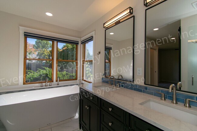 Building Photo - Beautiful 4-Bedroom Home in Southeast Fort Collins!