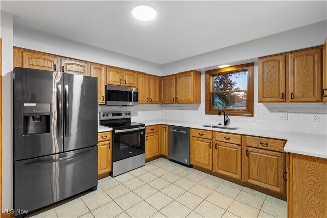 Building Photo - 16982 Bob White Cir