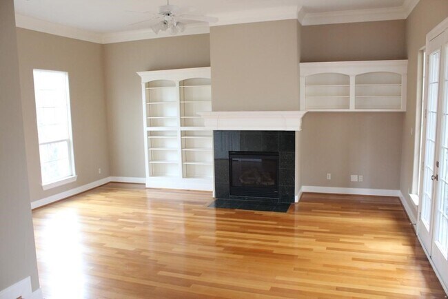 Building Photo - 1324 Birdsall St
