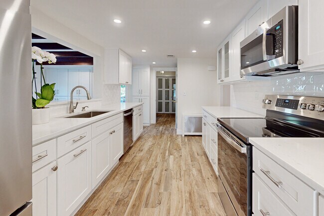 Building Photo - 88 5 Mile River Rd