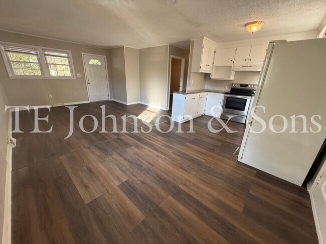 Building Photo - Cozy 3 Bedroom Home with Modern Touches in Winston-Salem