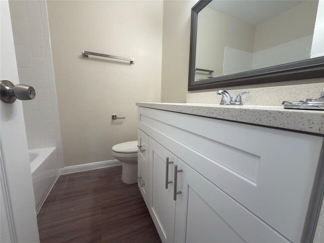 Building Photo - 1614 W Braker Ln