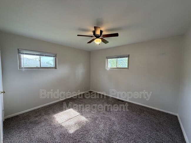 Building Photo - 408 Towanda Cir
