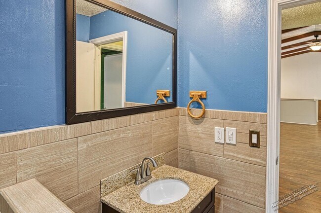 Building Photo - 68 Sierra Dr