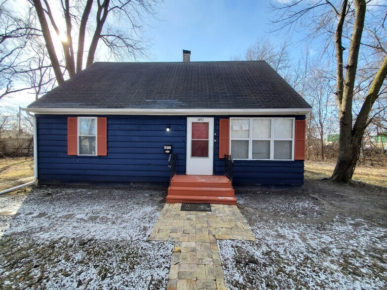 Primary Photo - 1701 168th St
