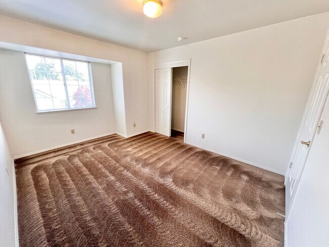 Building Photo - $2,495 Friant & Copper, 3 Bedrooms - N. Wi...